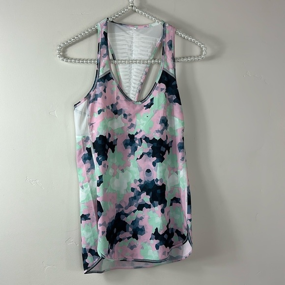 Lululemon Multi Color Vent It Out Singlet Clouded Dreams Tank 4 - Picture 6 of 12